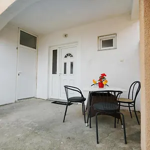 Sara Apartament